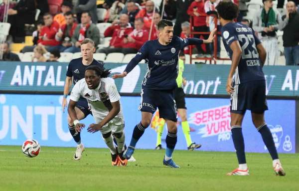 Trendyol Süper Lig: Antalyaspor: 1 - Gaziantep FK: 4