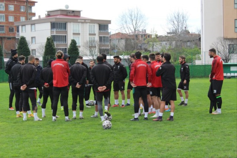 Kenan Yelek: Play-offa kalmak istiyoruz