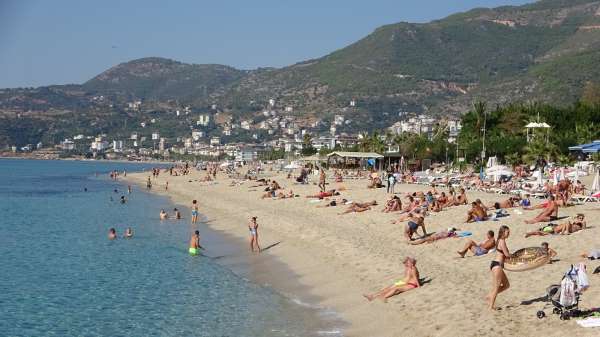 Rusya'nın uçuş kısıtlaması Antalya'da turizmi durma noktasına getirdi