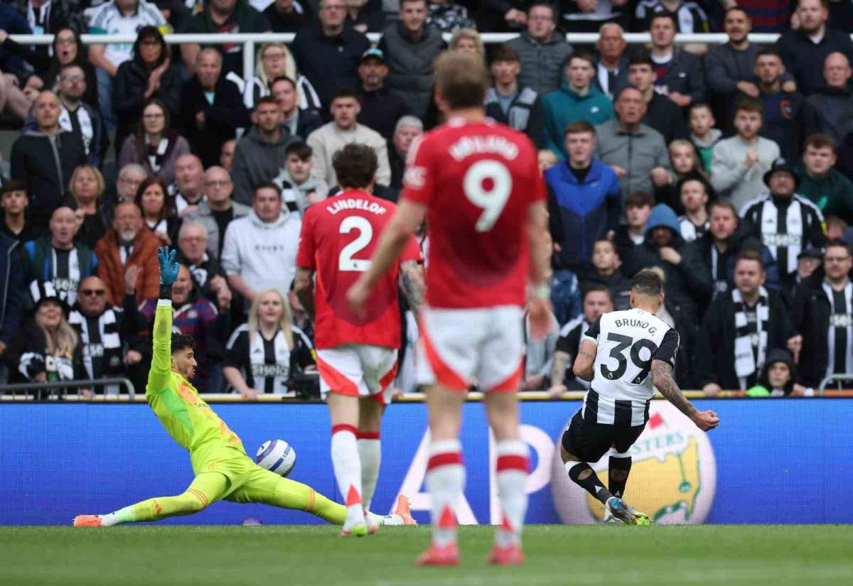 Altay Baydındır, Premier Lig'de ilk kez oynadı