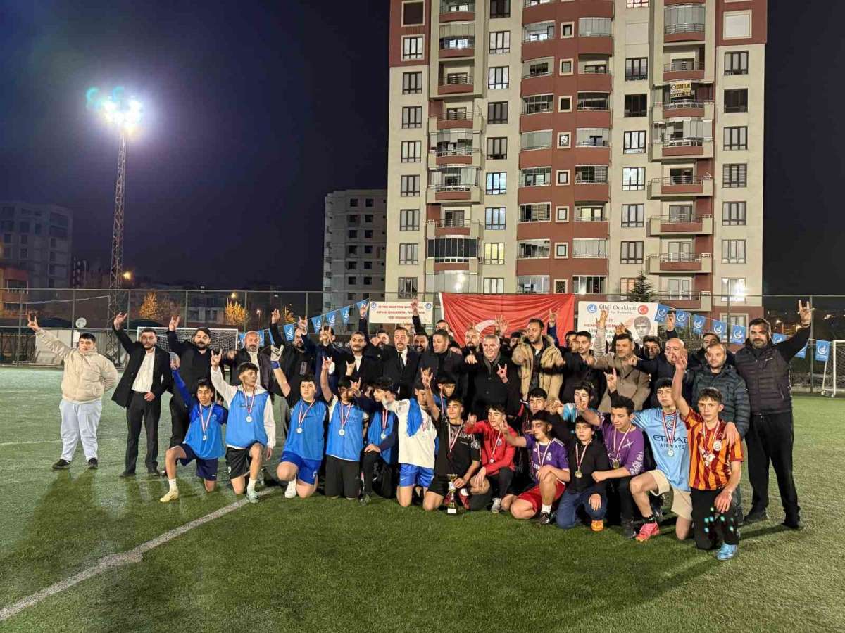 Talas Ülkü Ocakları'ndan, Şehit Korkmaz anısına futbol turnuvası