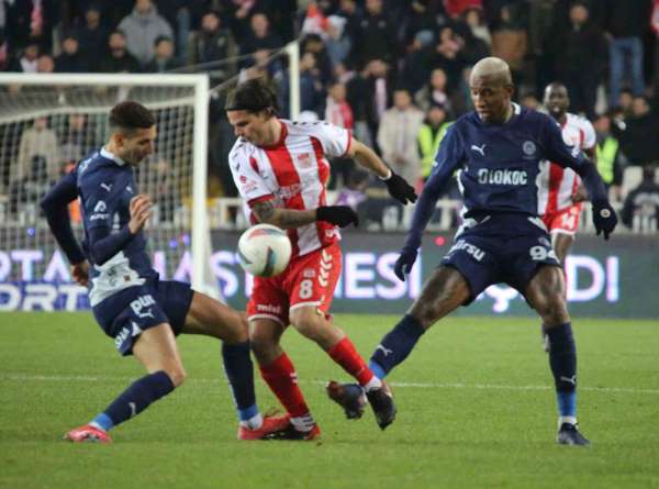 Trendyol Süper Lig: Sivasspor: 1 - Fenerbahçe: 3