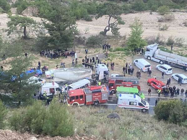 Burdur'da 7 kişinin öldüğü trafik kazasında beton mikserinin sürücüsü tutuklandı