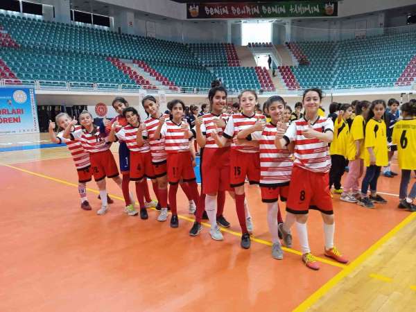 Bağlar'ın kızları futbolda şampiyon - Diyarbakır haber