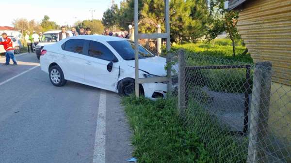 İki otomobil ve motosikletin karıştığı kazada 1 kişi yaralandı - Sinop haber