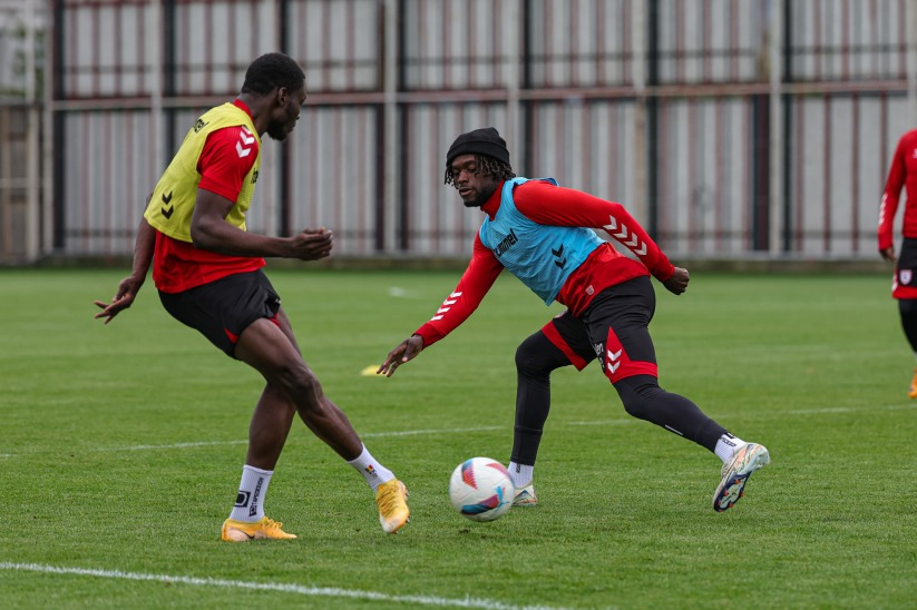 Thomas Reis, talebelerini Sivasspor için hazırlıyor