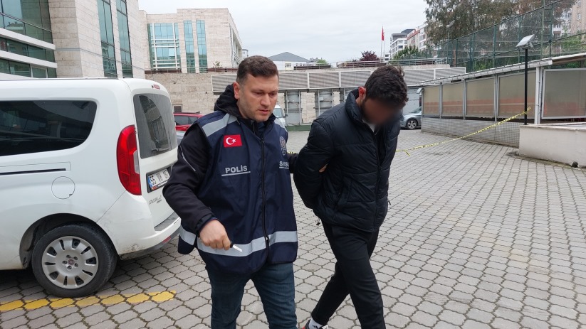 Döviz bozdururken takibe aldı sonra çantasını çaldı