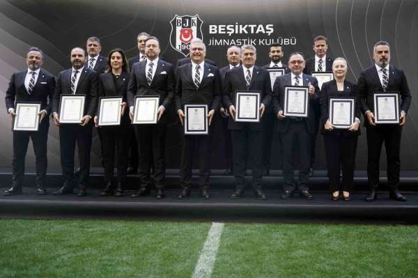 Beşiktaş'ta Başkan Serdal Adalı ve yönetimi, mazbatalarını aldı