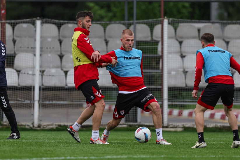 Thomas Reis, talebelerini Sivasspor için hazırlıyor