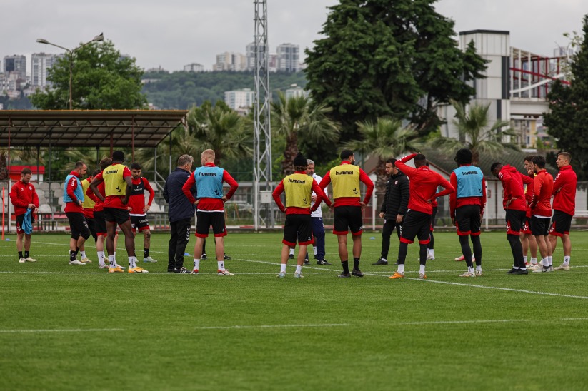 Thomas Reis, talebelerini Sivasspor için hazırlıyor