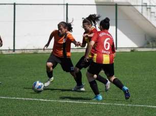 Okul Sporları Futbol Yıldızlar Türkiye Yarı Finalleri Manisa'da başladı