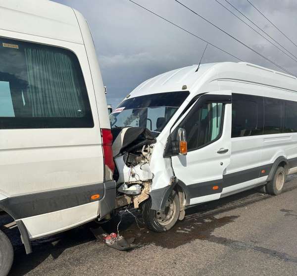 Siverek'te öğretmen servisleri kaza yaptı: 28 yaralı