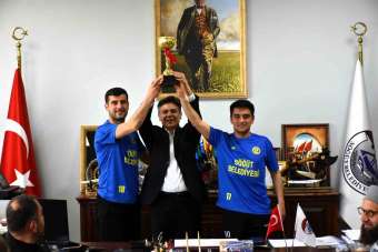 Söğütspor'dan Başkan Durgut'a şampiyonluk ziyareti