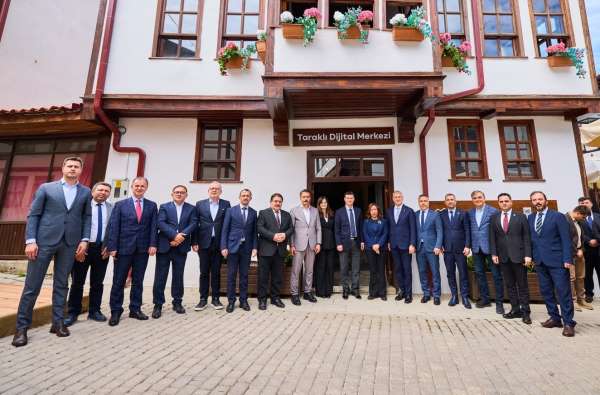 'Yarının Köyleri' projesinin üçüncü durağı olan Taraklı Dijital Merkezi ilk 6 ayı tamamladı