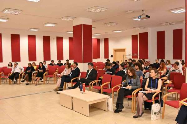 Anadolu Üniversitesi'nde Türkiye-AB ilişkileri ve medya temsilleri masaya yatırıldı