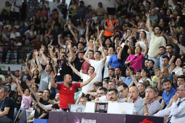 Turgutlu'da kadın basketboluna büyük ilgi
