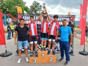Antalyasporlu genç bisikletçiler Burdur'da ikinci oldu