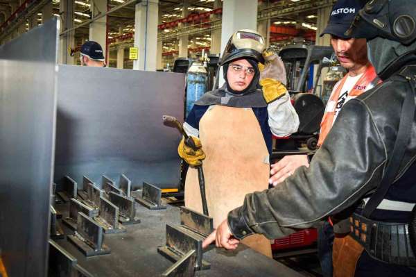 Bursa'da eğitim alan kadınlar kaynak ustası olarak istihdam edilecek