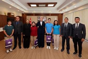 Öğrenciler Vali Yiğitbaşı'na 'Lavanta'yı sordu