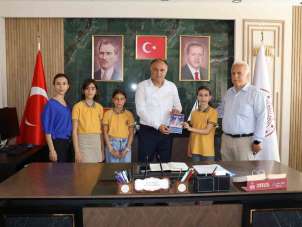 Sinop'ta ilkokul öğrencilerinin uzay yolculuğu: Hikayelerini kitaplaştırıp sunum yaptılar