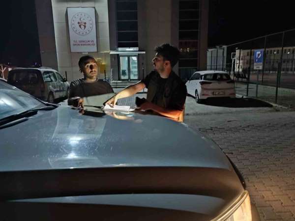 Sinop'ta yaralı halde bulunan leylek tedavi altına alındı