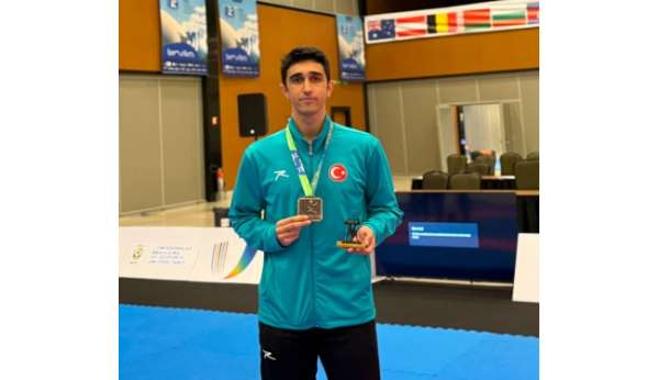 Denizlili Batuhan karate dünya üçüncüsü oldu