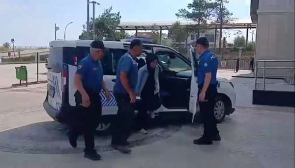 LGS'de geç kalan öğrencilerin yardımına polis yetişti