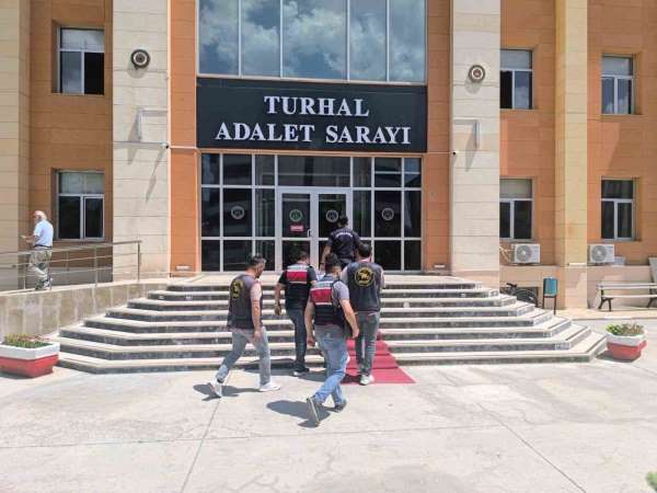 Tokat'ta 24 yıl 9 ay hapis cezası bulunan firari jandarma operasyonuyla yakalandı