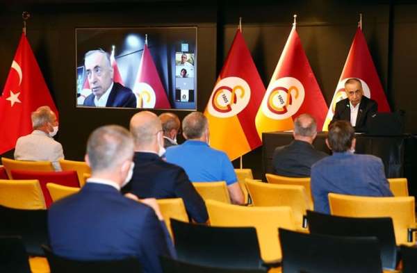 Galatasaray Kulübünde kurullar toplantı yaptı 
