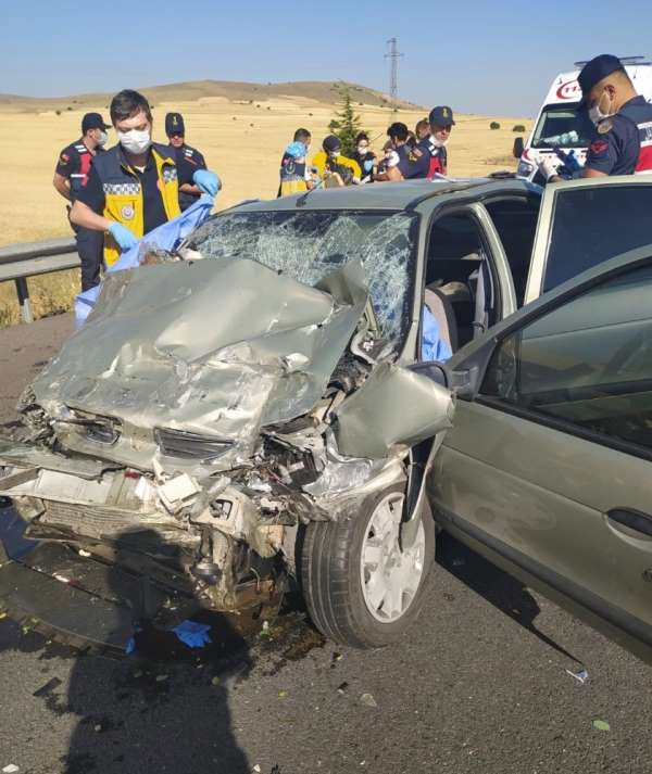 Kayseri-Ankara karayolunda trafik kazası: 3 ölü 