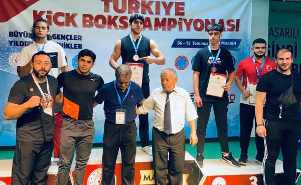 Cizreli milli sporcu Çelik, Türkiye Kick Boks Şampiyonası'nda şampiyon oldu