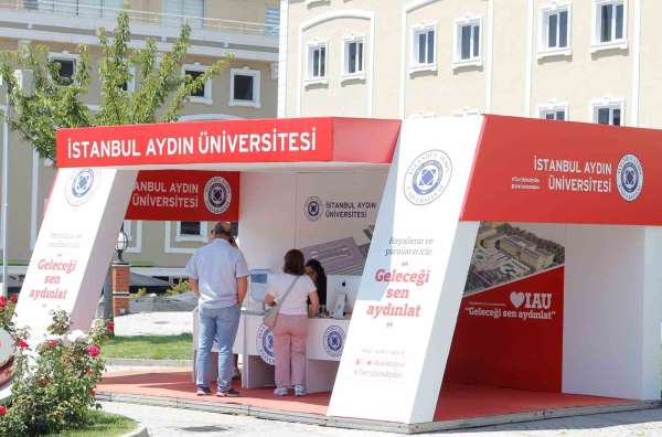 Üniversite adaylarına tercih döneminde 500'den fazla merkezde bilgi alma imkânı