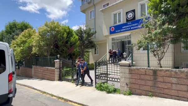 Arnavutköy'de iş yeri sahibine silahlı saldırı düzenleyen zanlılar yakalandı