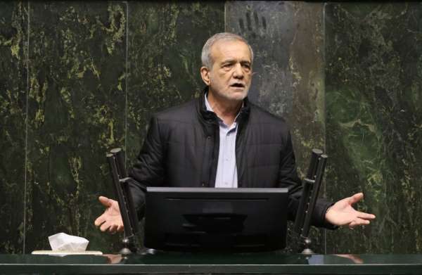 İran medyasından 'Pezeşkiyan'ın İsrail saldırısında yaralandığı' iddiası