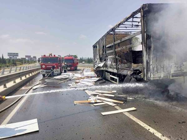 Kaza yapan tır alev alev yandı