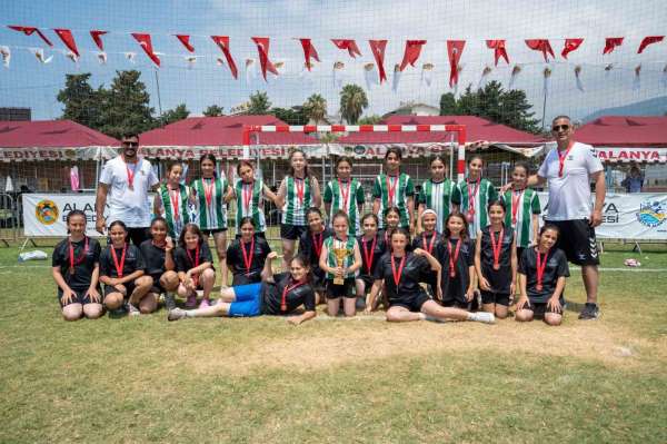 Alanya'da hentbol şöleni sona erdi