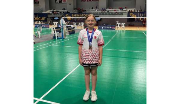 Manisalı badmintonculardan uluslararası turnuvada iki bronz madalya