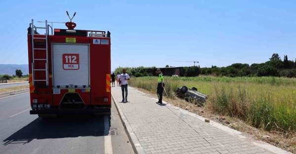 Oğlunu hastaneye götürürken kaza yaptı: 2 yaralı