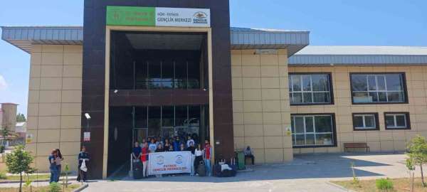 Patnos'tan 15 kız öğrenci 'Bir Destandır Çanakkale' programına katıldı