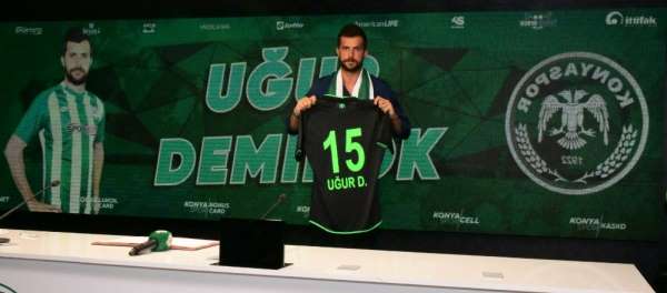 Konyaspor, Uğur Demirok ile 2+1 yıllık sözleşme imzaladı 