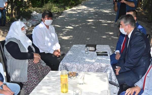 Vali Yılmaz, Şehit Jandarma Er Hasan Çilves'in ailesini ziyaret etti 