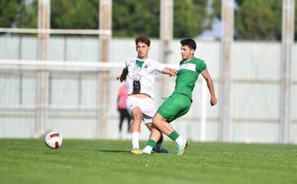 Bursaspor hazırlık maçında İnegöl Kafkasspor'u 1-0 yendi