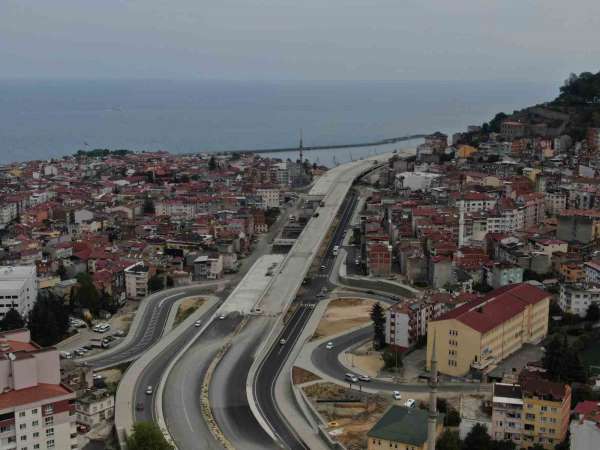 Türkiye'nin en maliyetli şehir içi yollarından Kanuni Bulvarı son şeklini almaya başladı