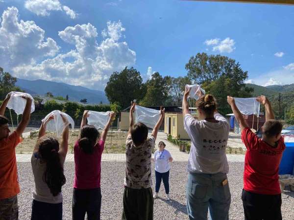 Çimko'dan depremden etkilenen çocuklara eğitim desteği