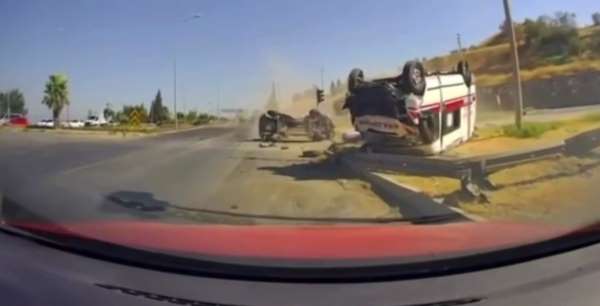 Alaşehir'deki ambulans kazası görüntülendi