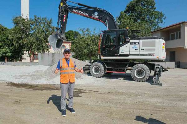 Bakanlıktan Terme Belediyesi'ne 10 milyonluk ekskavatör desteği