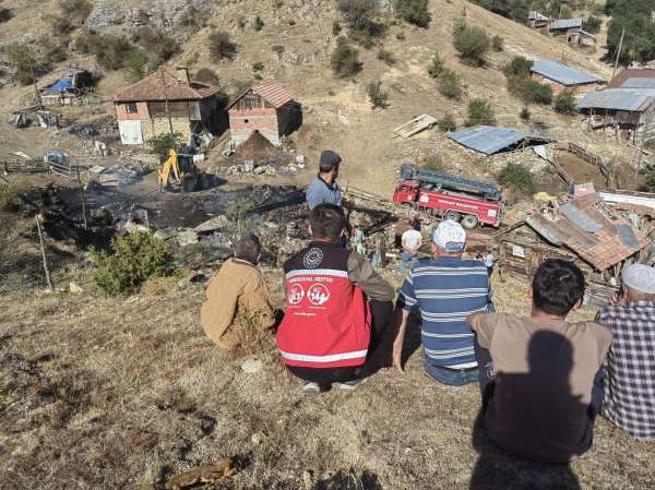 Sinop'ta yangın mağduru aileye psikososyal destek