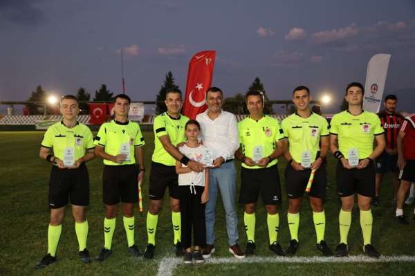 Denizli Büyükşehir Futbol Turnuvası kupalar sahiplerini buldu