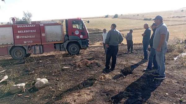 Ocaklıktan çıkan kıvılcımlar otluk alanda yangına neden oldu