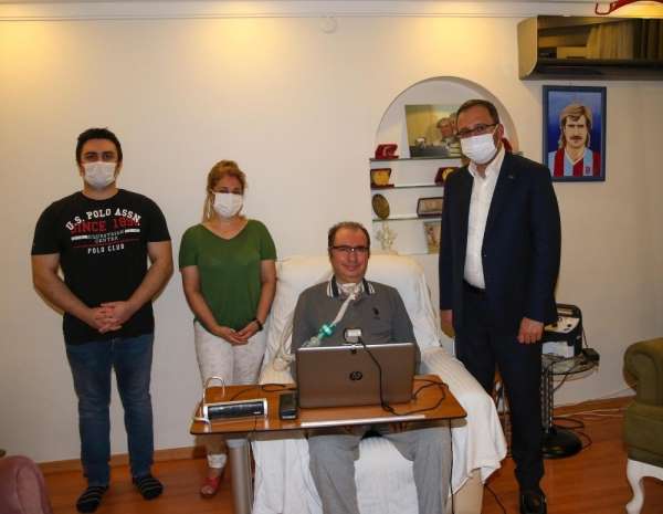Bakan Kasapoğlu'ndan ALS hastası İsmail Gökçek'i ziyaret etti